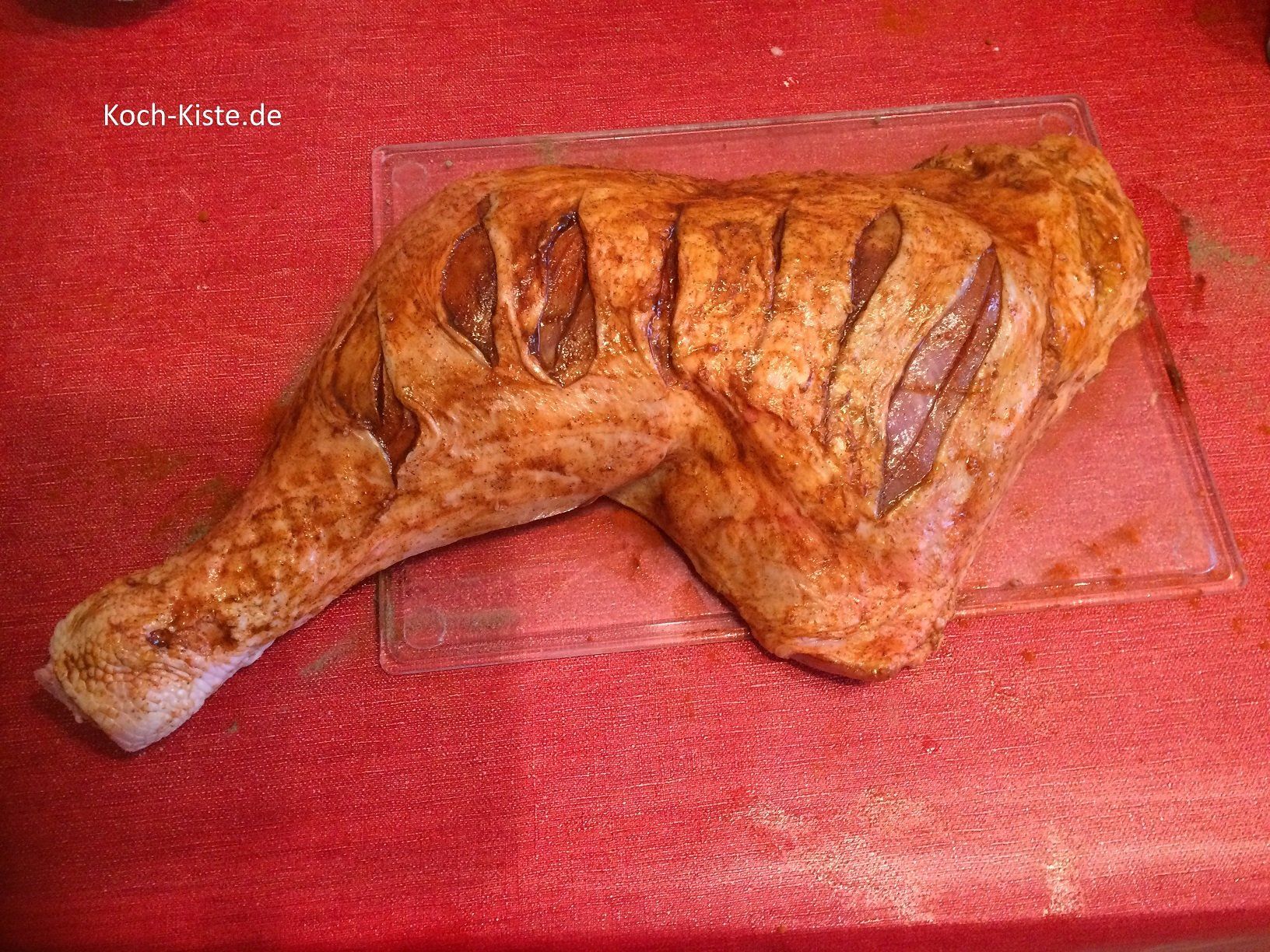 Putenoberkeule mit dem Gewürzöl eingerieben