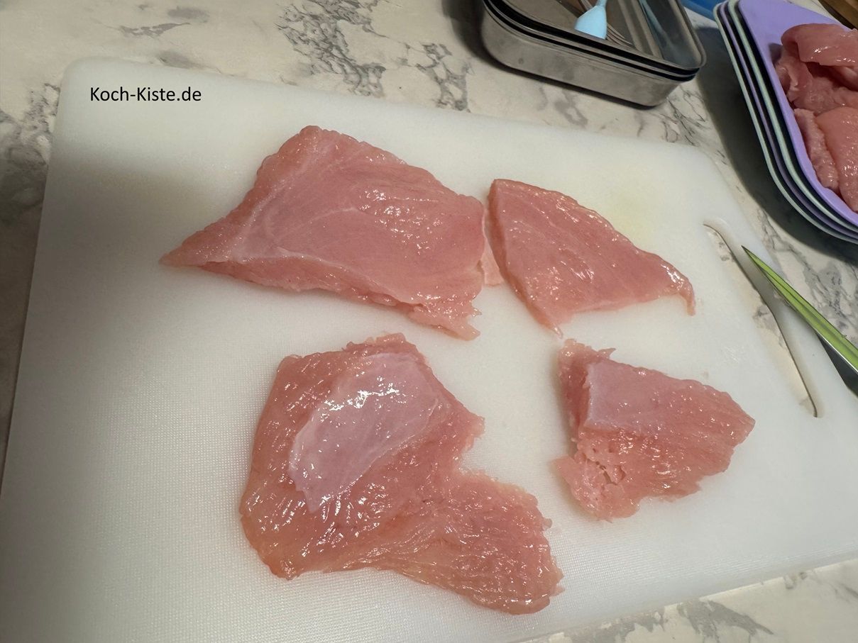 schneide sie in 3 bis 4 kleine Stücke