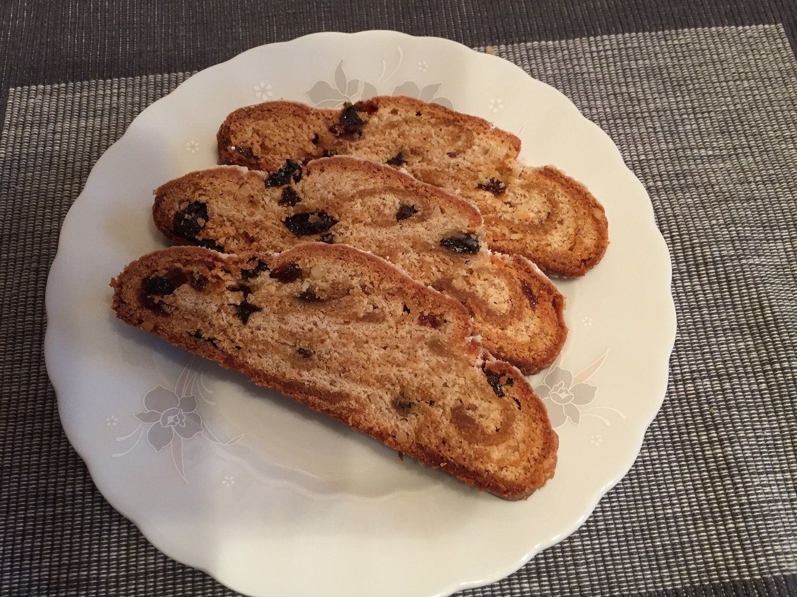 Quark-Marzipan Stollen