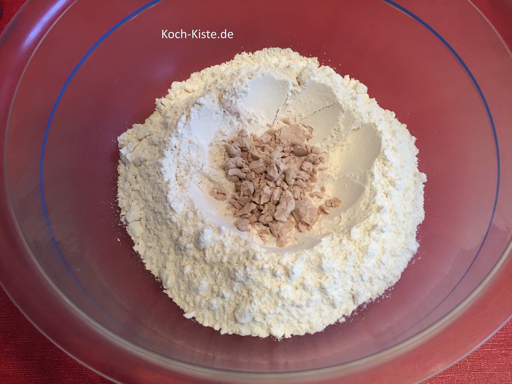 bröckel die frische Hefe hinein