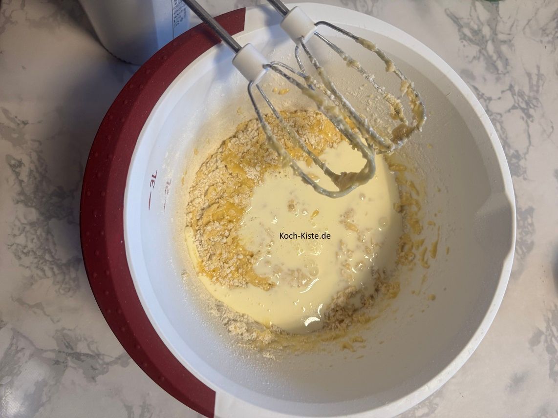 schütte die Sahne hinzu