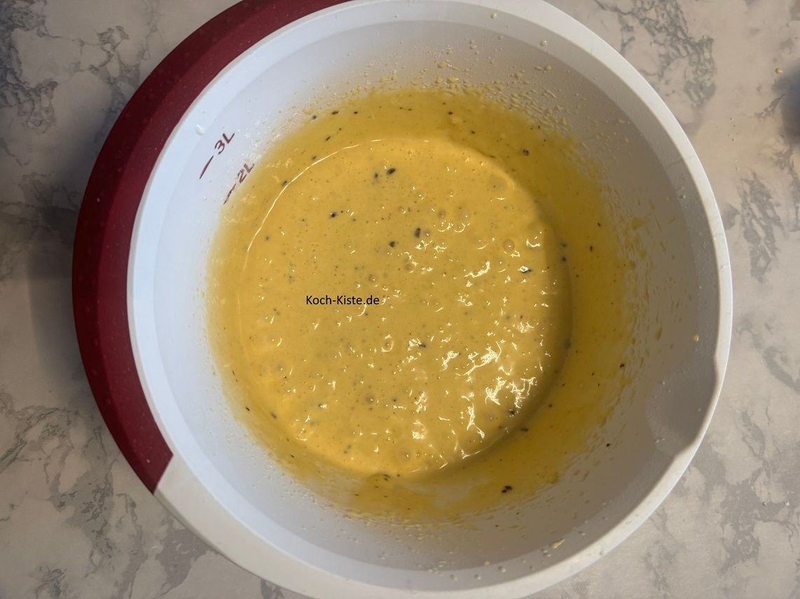 und rühre sie gut / gleichmäßig unter den Teig