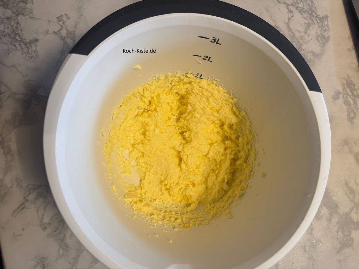 verrühre mit dem Handrührgerät alles miteinander . Achtung ich habe das Ei vergessen und nach dem rühren dazu gegeben - aber kein extra Bild gemacht