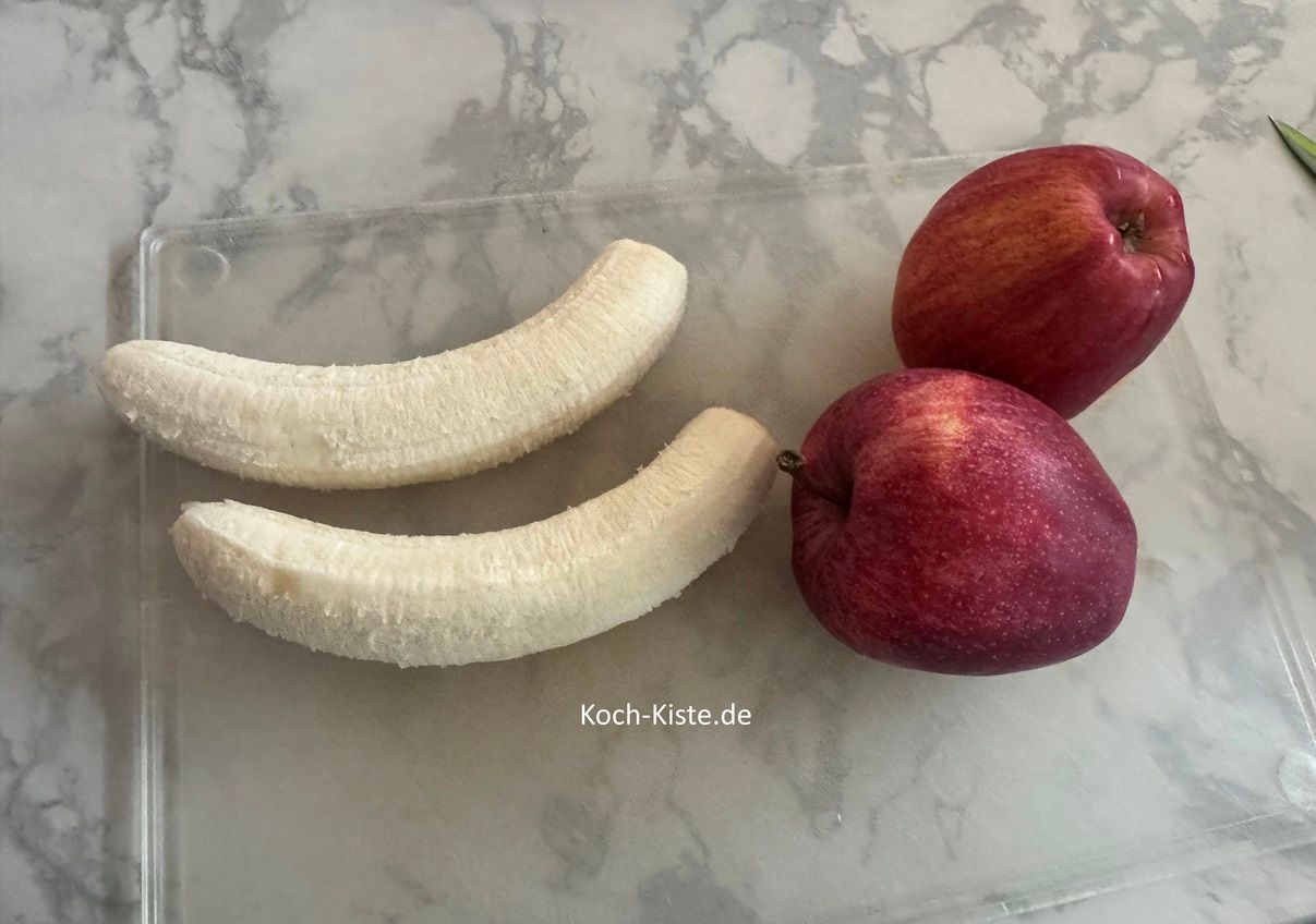 Du benötigst 2 Bananaen und 2 Äpfel