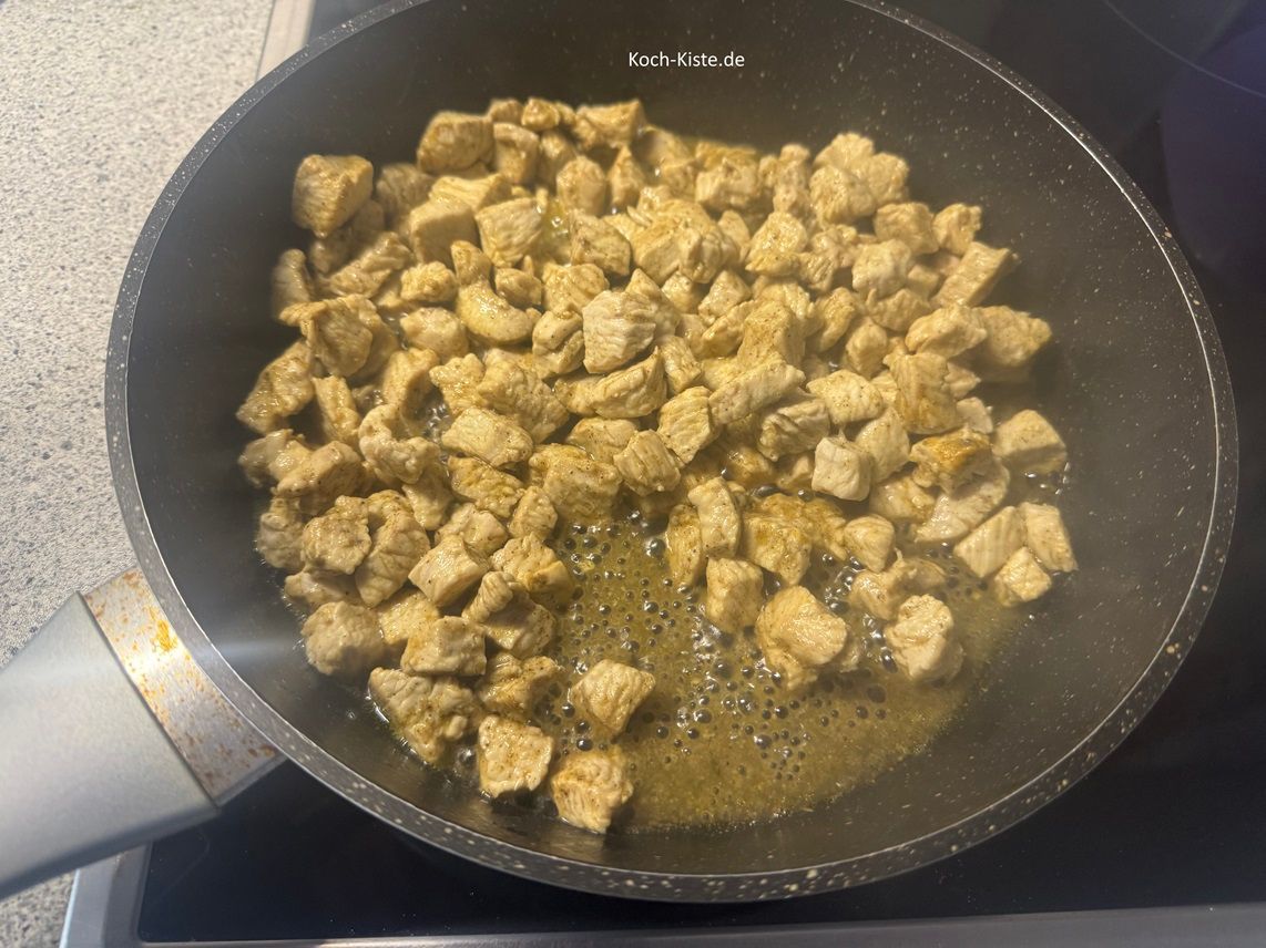 nun brate das Fleisch für 5 Minuten gar -dabei wende das Fleisch immer wieder mit dem Pfannenwender