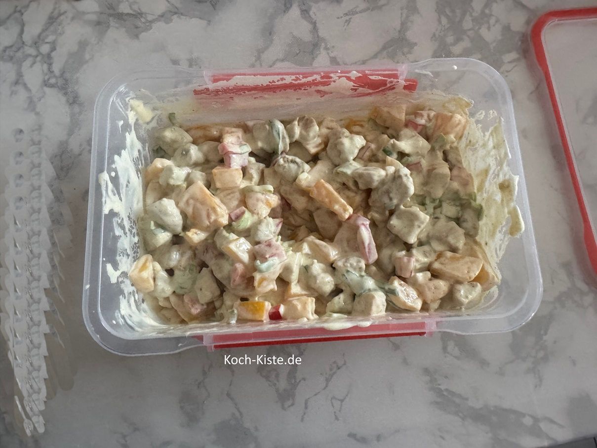 und rühre es mit einem Kochlöffel gleichmäßig unter