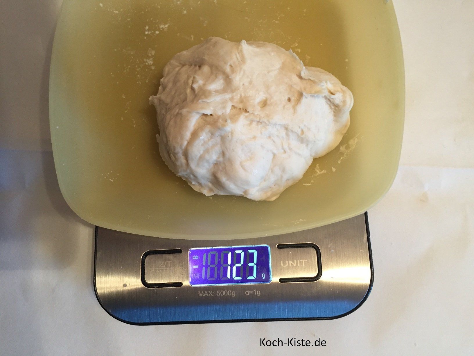 den Teig in 123 Gramm Stücke portionieren