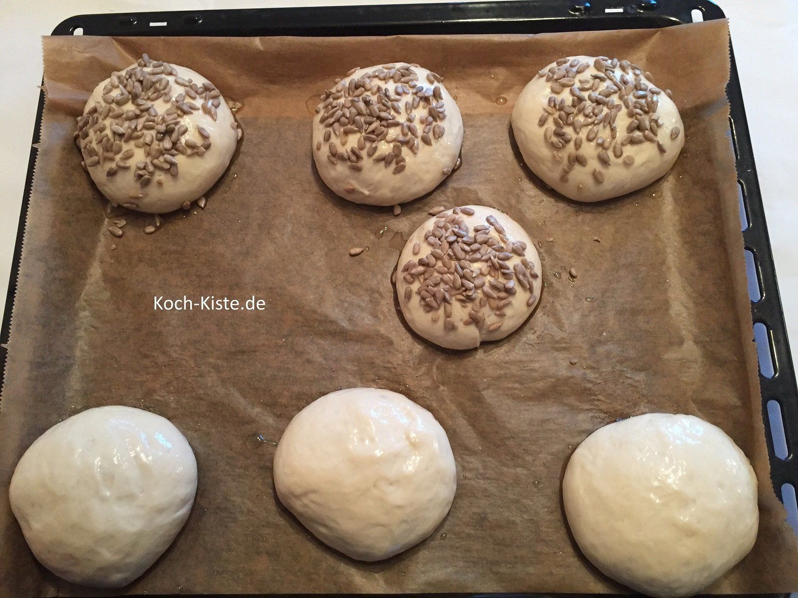 Döner Brötchen mit Sonnenblumenkerne belegt