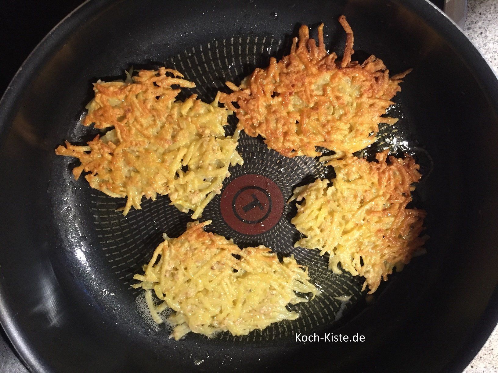 von der zweiten Seite auch goldgelb backen