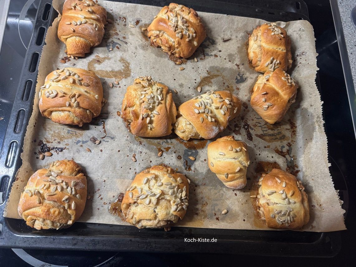 fertig Sonnenblumenkerne Franzbrötchen