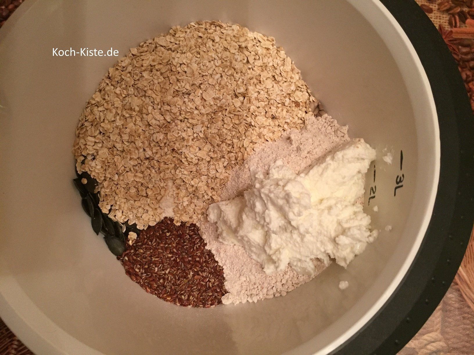 jetzt Quark mit in die Rührschüssel geben