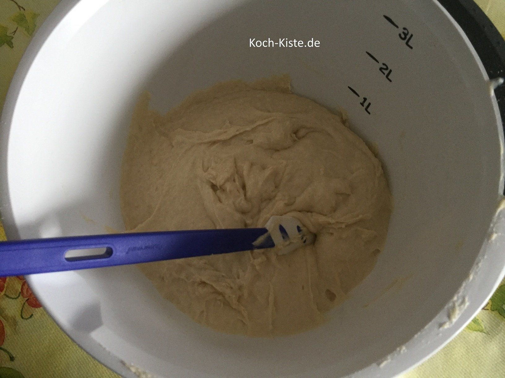 verknete alle Zutaten zu einem geschmeidigen Teig