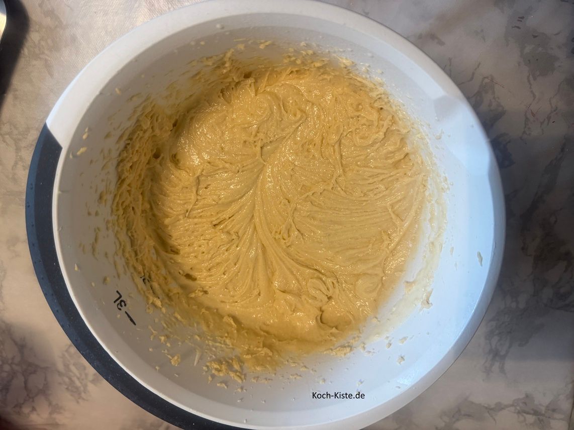 verrühre alles zu einem glatten Teig.