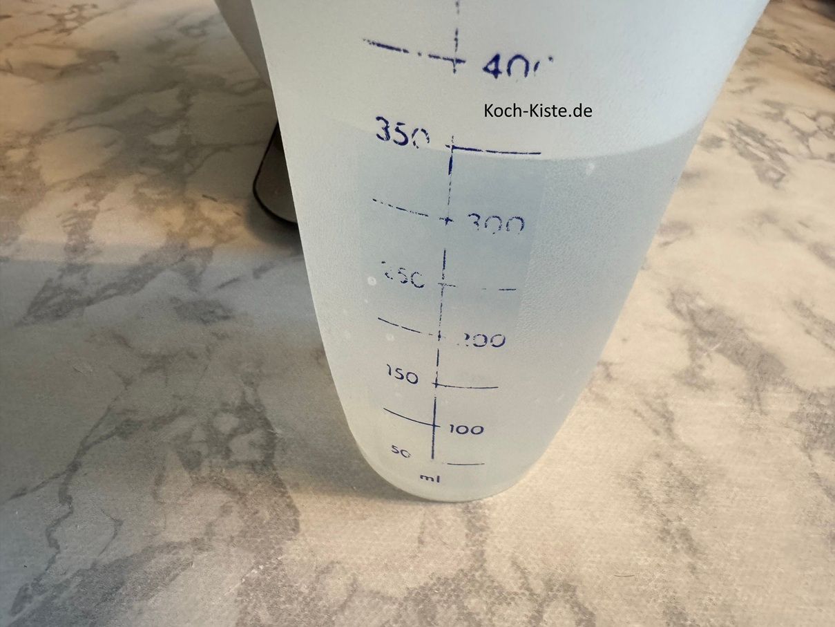messe 350 ml kaltes Wasser ab