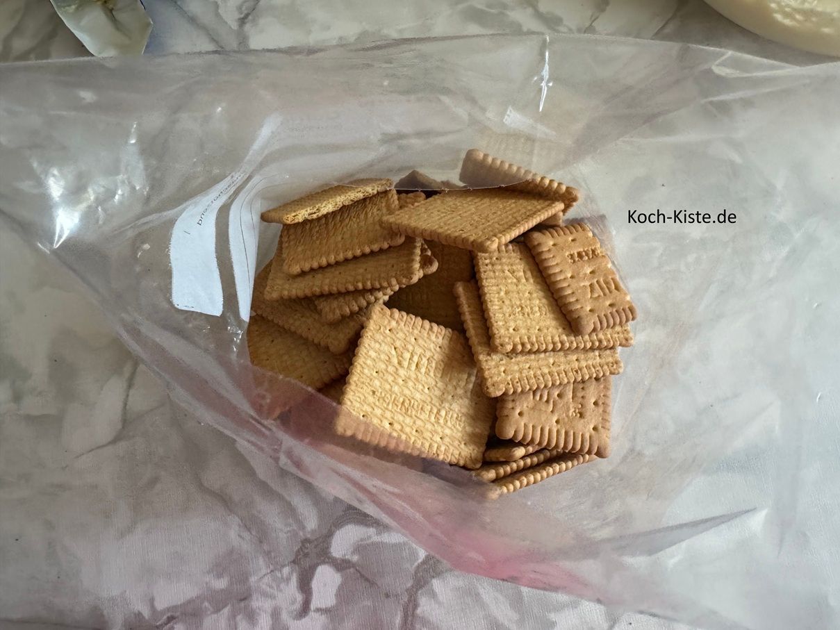 dann gebe die Butterkese in einen Gefrierbeutel