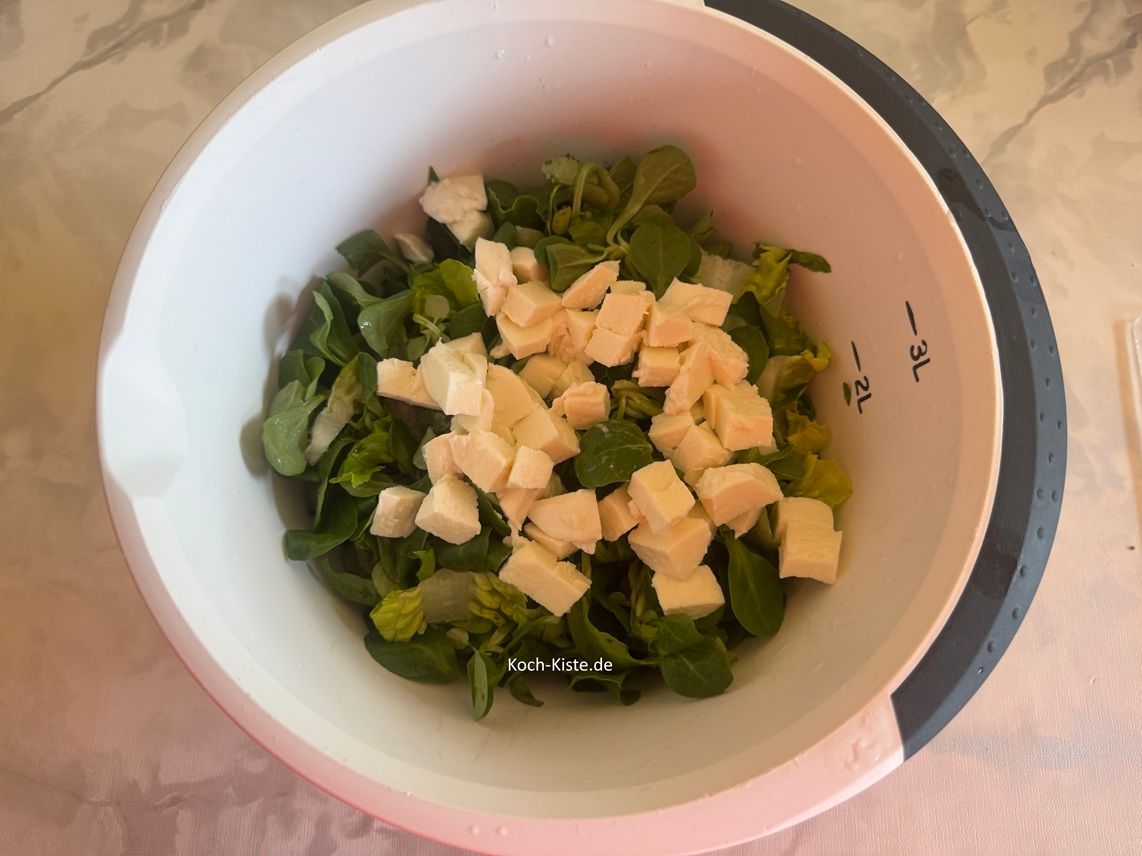 gebe den Mozzarella hinzu