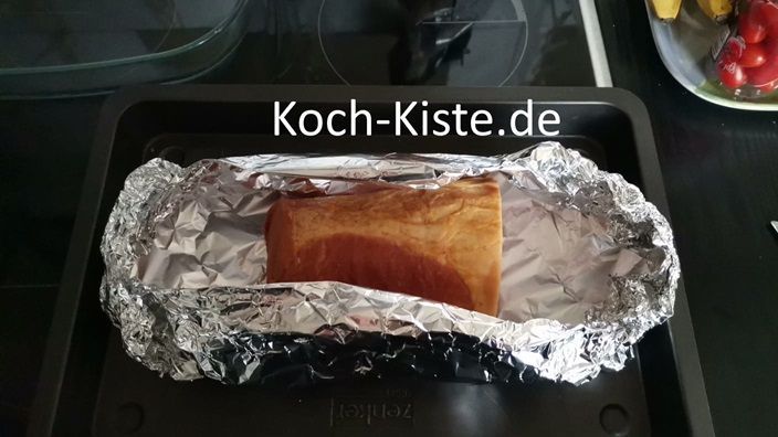 an den Seiten der Alufolie kleine Schiffchen bauen, wo das Wasser hinein kommt