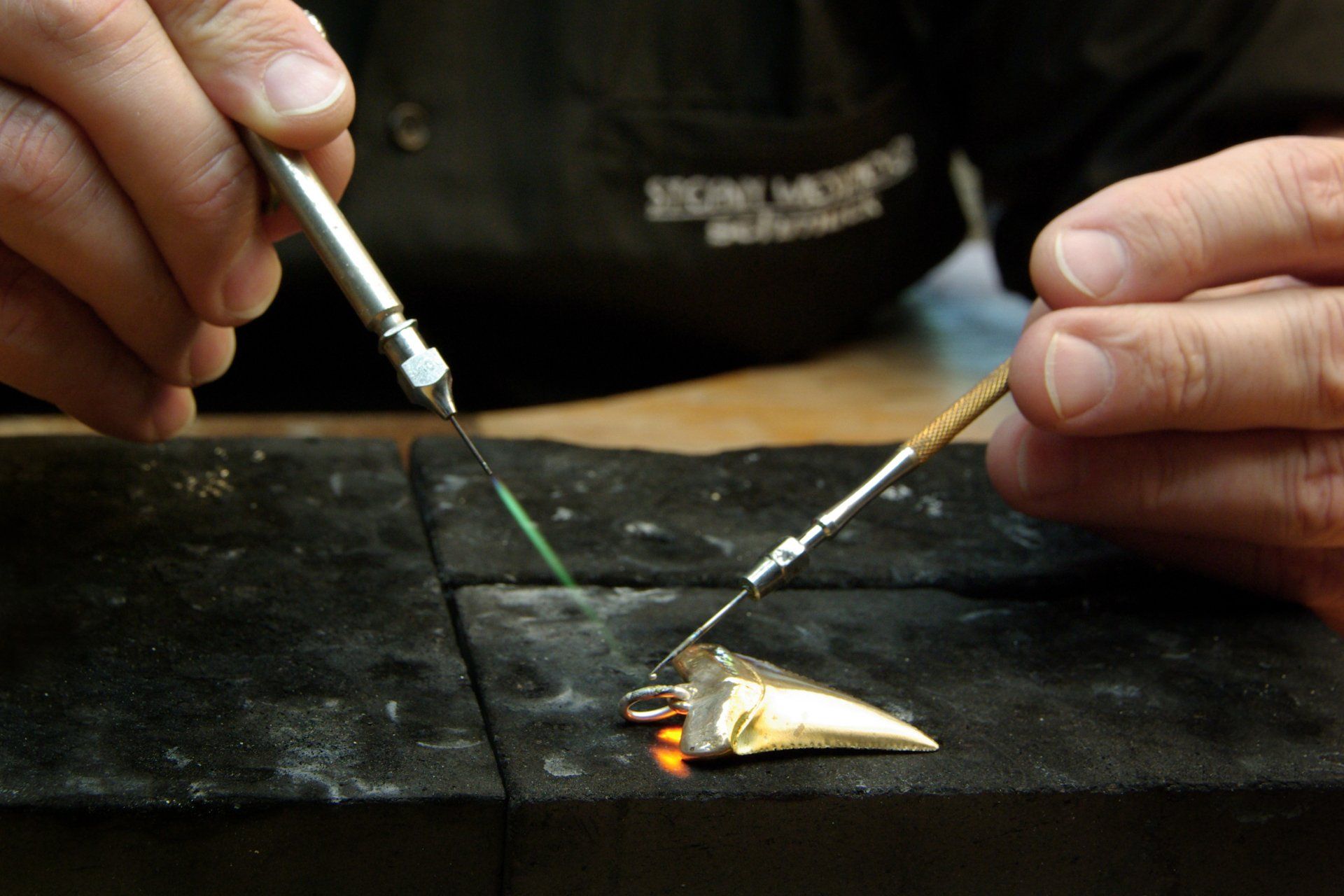 Löten der Ösen Löten der Ösen