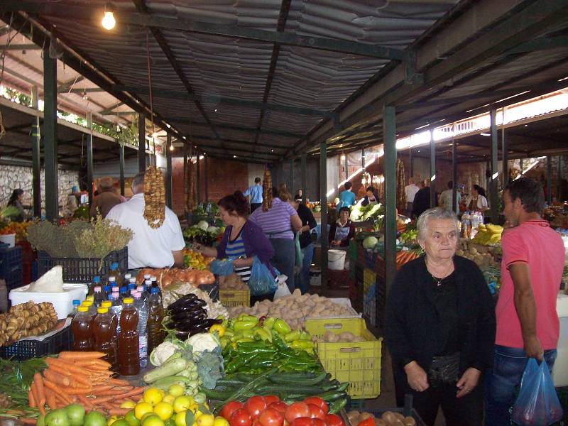 Albanien Wohnmobilreise Markt in Elbasan