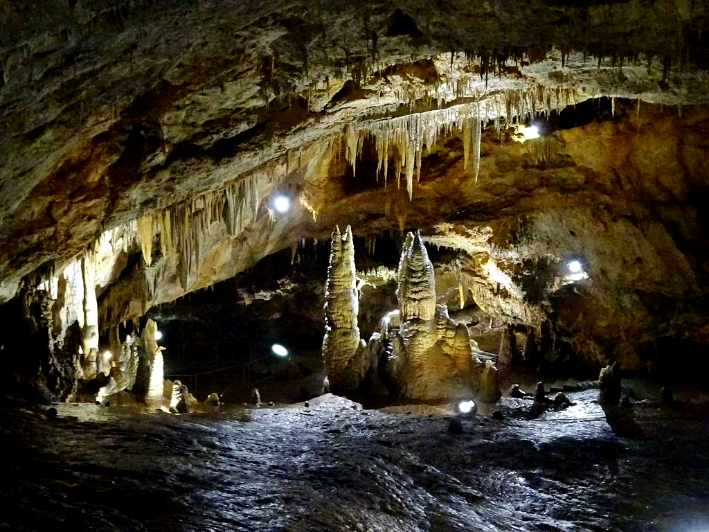 Montenegro Reiseführer und Touren Lipa-Cave