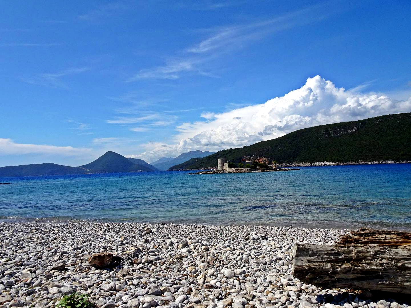 Montenegro Reiseführer und Touren, Mamula, Lustica