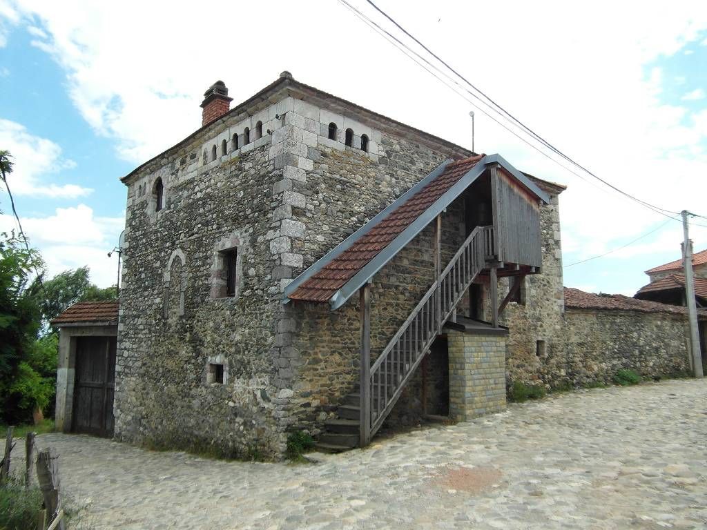 Kullas - albanische Wehrhäuser