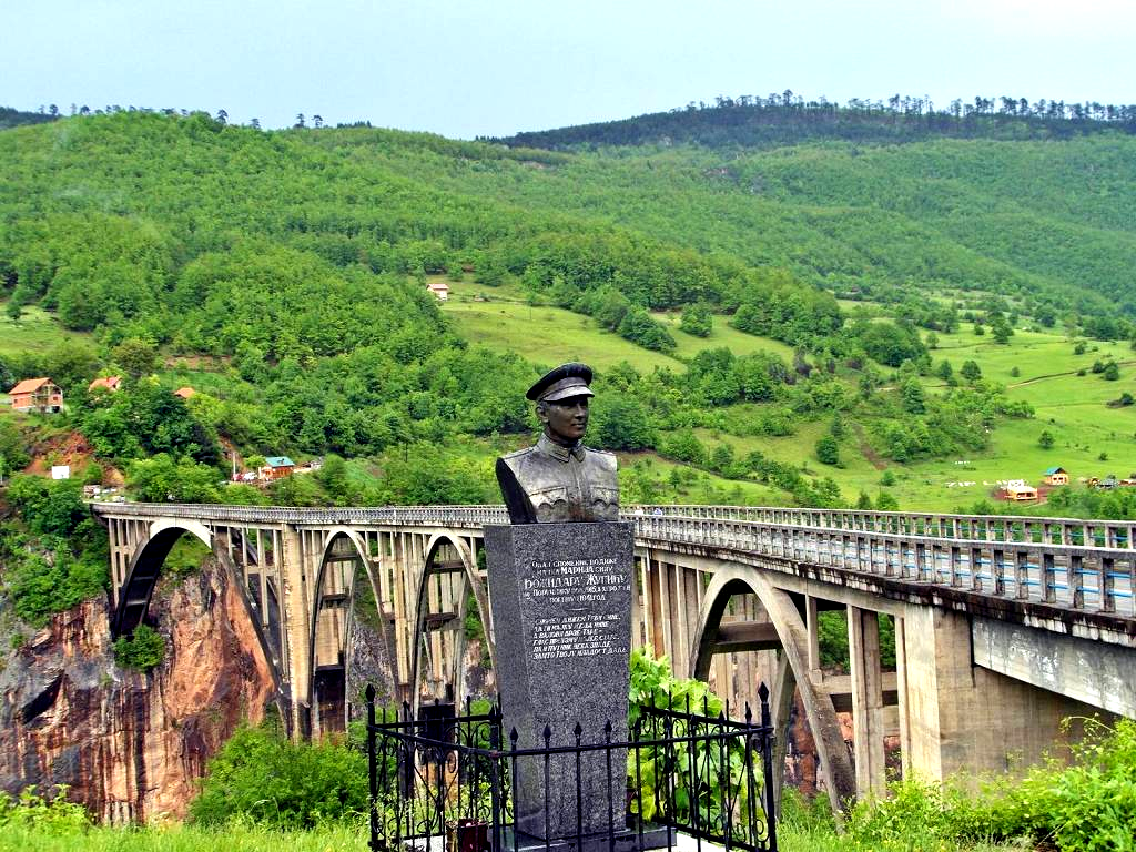 Montenegro Reiseführer und Touren, Tara-Brücke