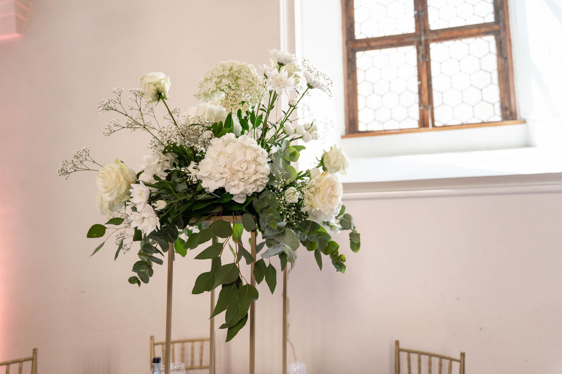 Hochzeitsfeier im Bernhardsaal, Tischdekoration, Blumengesteck Detailaufnahme