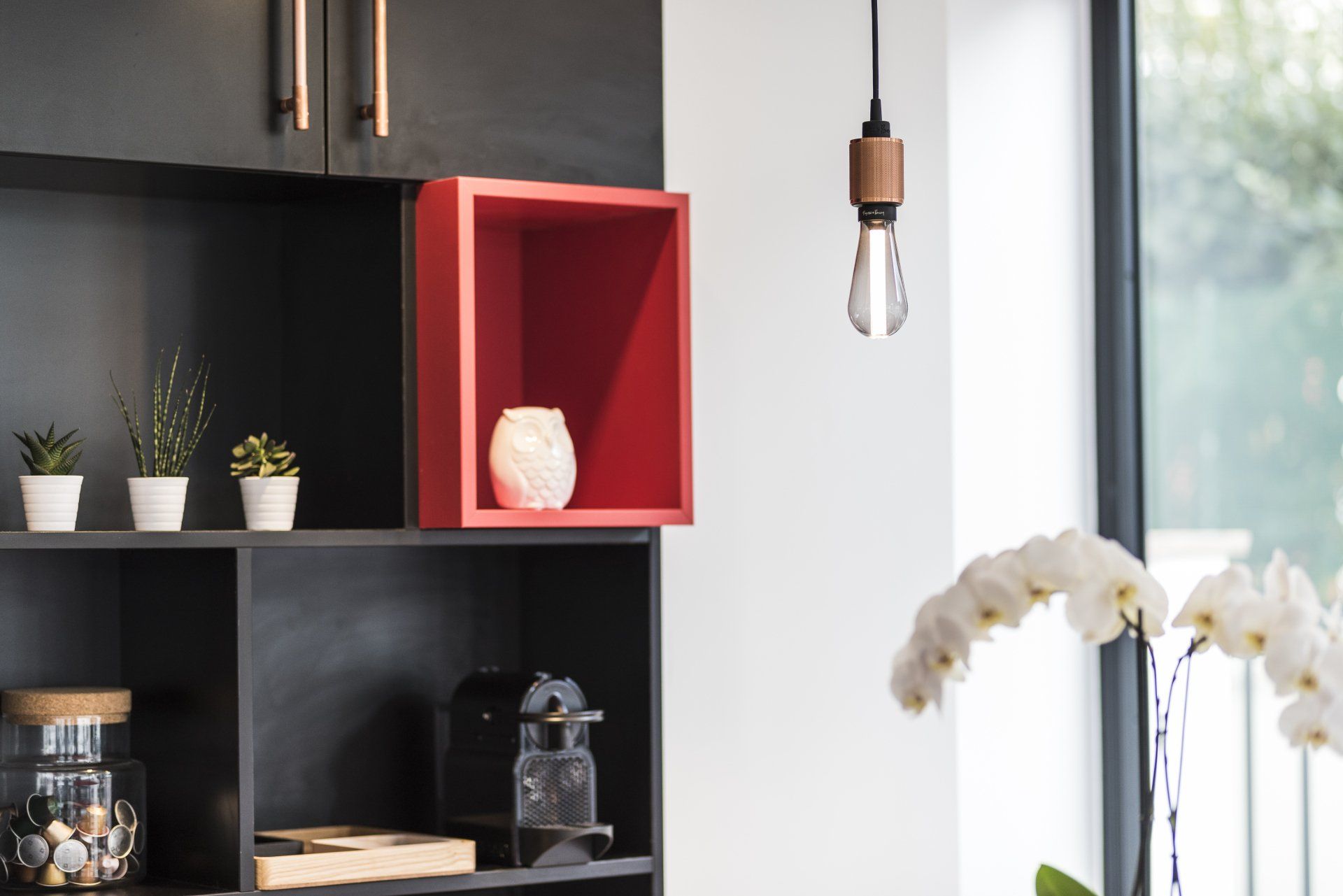 niche rouge luminaire cuivre