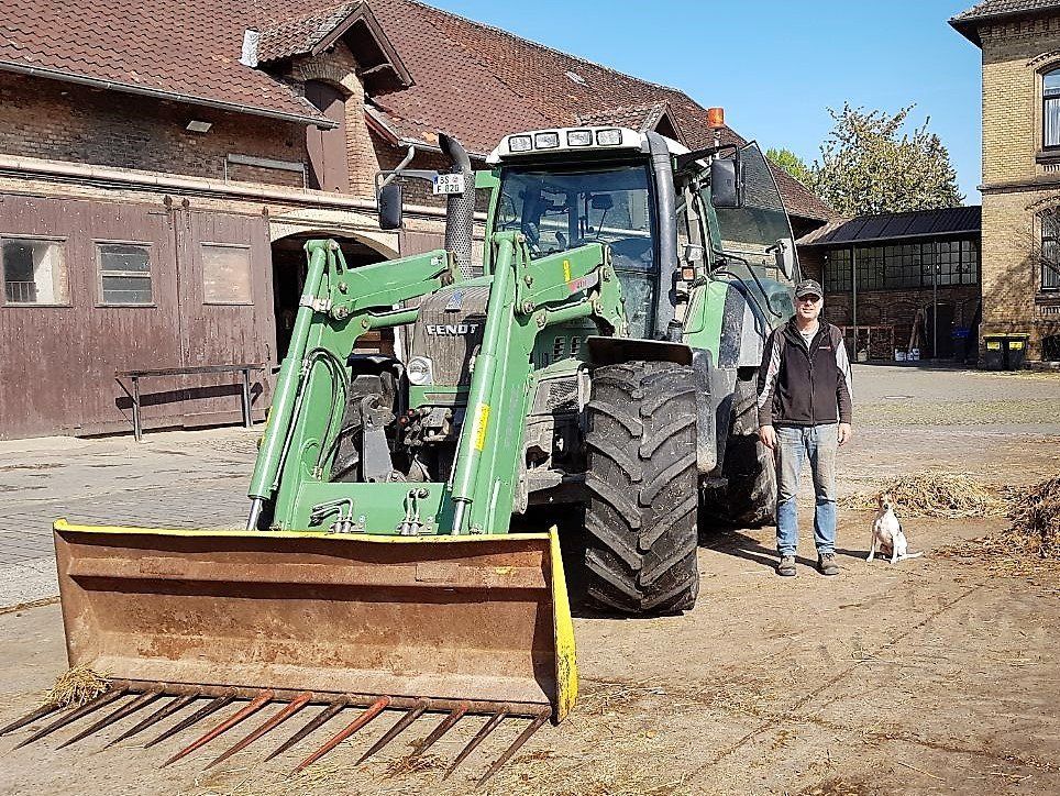 Auf dem Hof duldet die Hündin Else keine anderen Hunde
