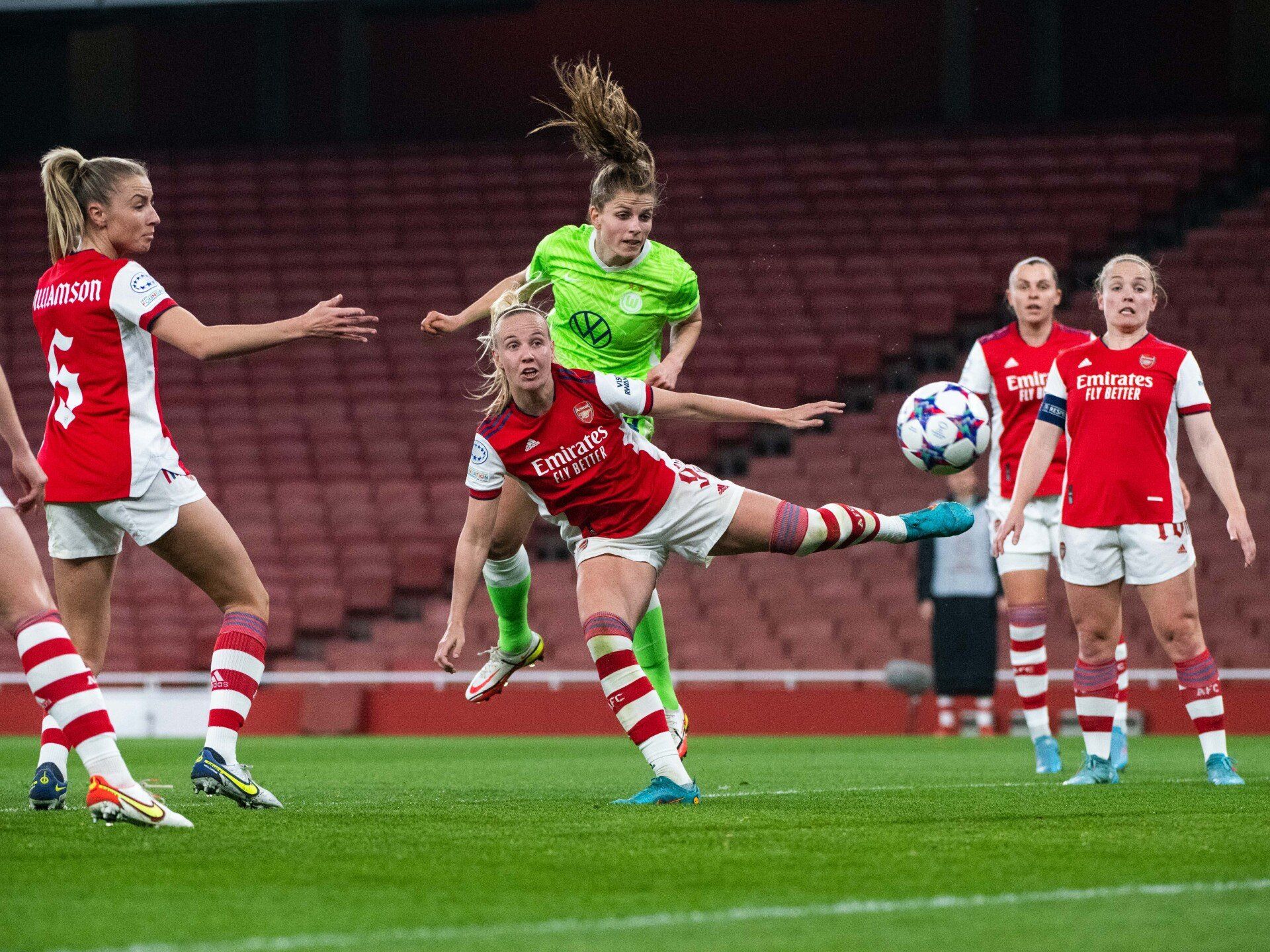 Tabea Waßmuth im Champions League Viertelfinale gegen Arsenal London.