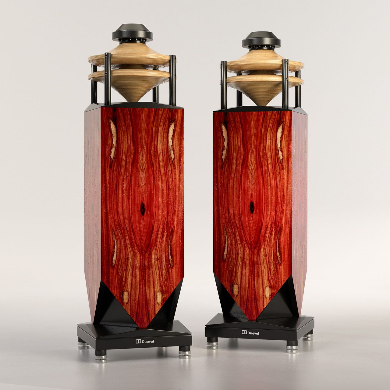 floorstanding speakers Bella Luna - with unique veneer grain Highendaudio floorstanding speakers Bella Luna - with unique veneer grain