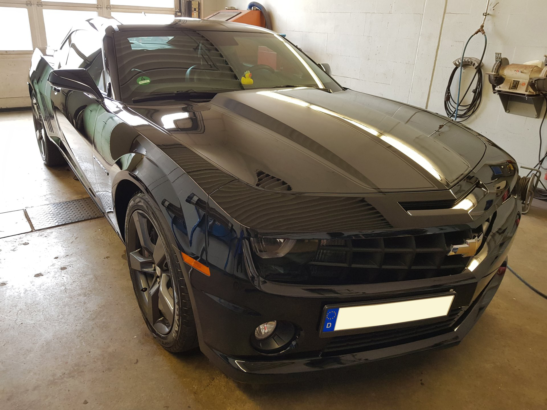 Fahrzeugaufbereitung Maschinenpolitur und Lackversiegelung