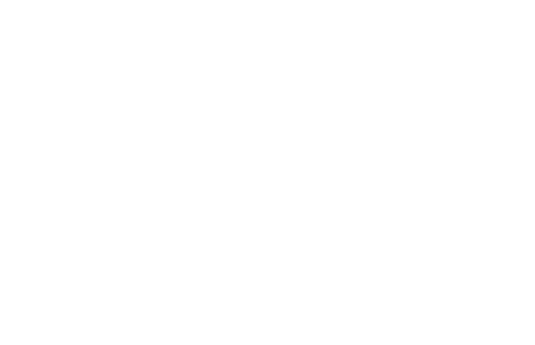 Logo der Band Luegstoa C; Ein L mit einem umgekehrt anschließendem C, in der Mitte ein Bergsilouhette gezeichnet mit See
