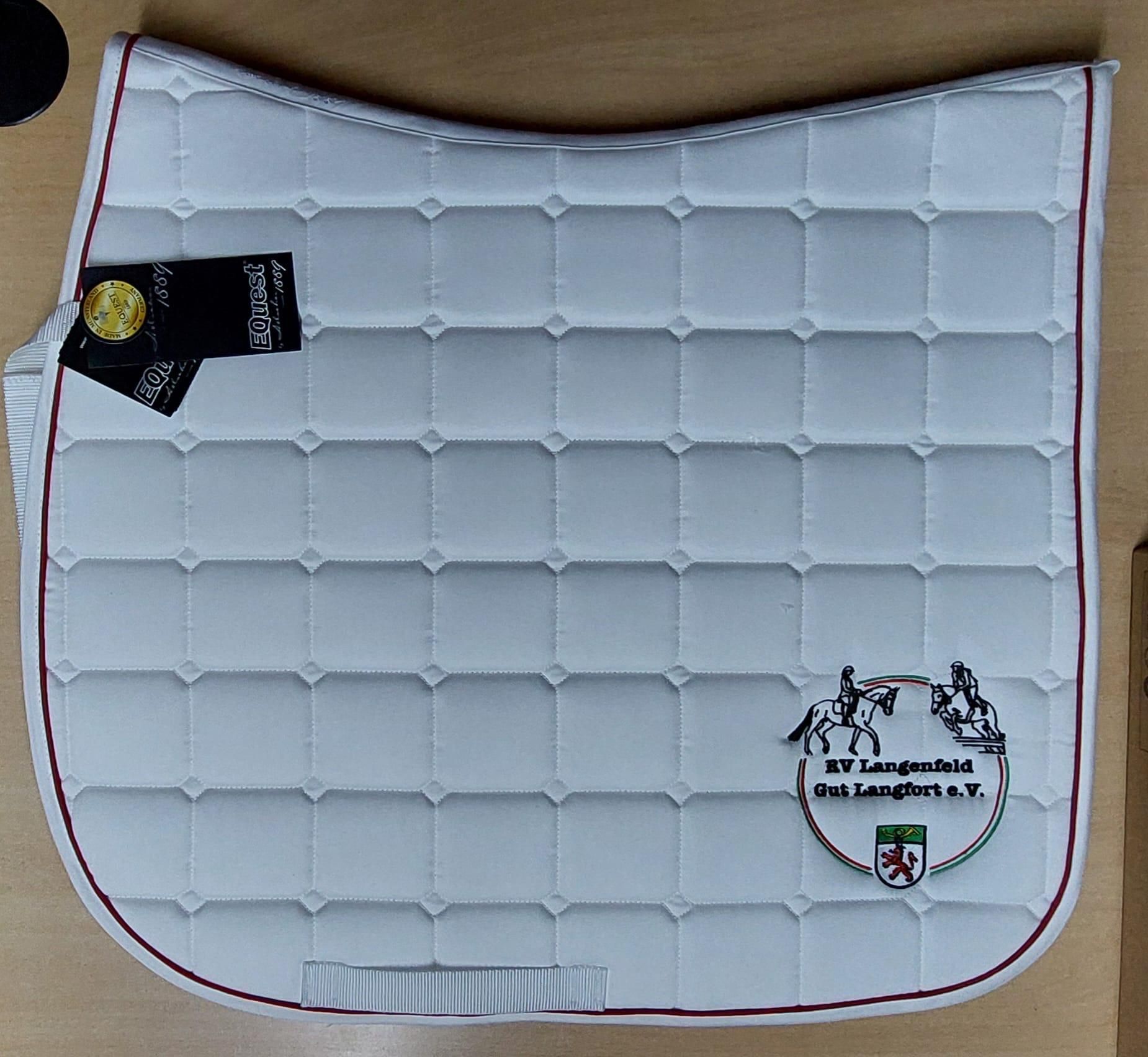 gesticktes Logo auf Schabracke Reitverein Gut Langfort e.V.