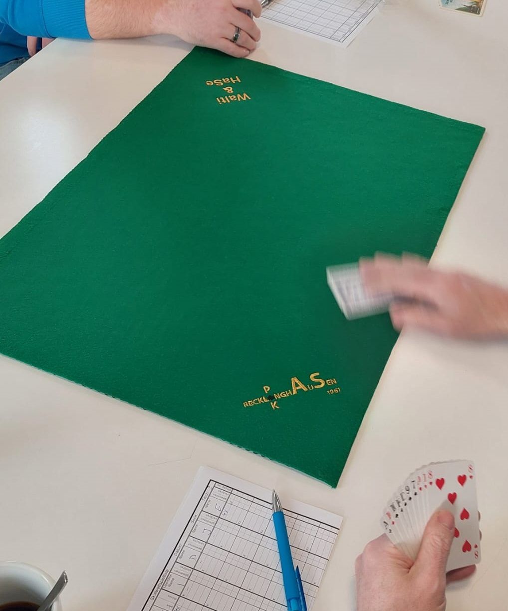 Betsicktes SKART-Deck für einen kleinen Verein. Stickerei-Unikat