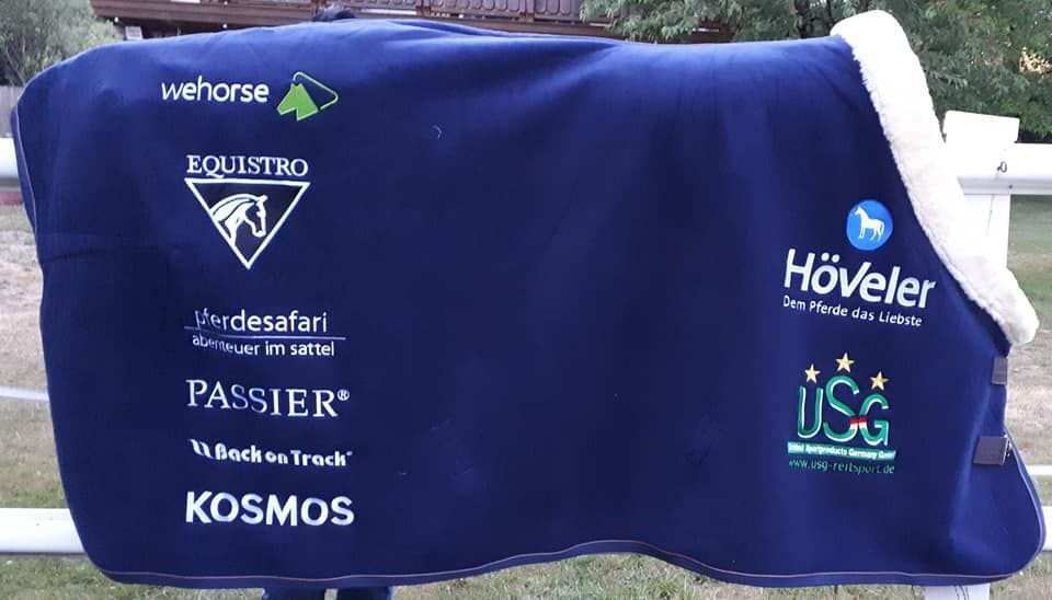 bestickte Sponsoren Decke für Ingrid Klimke