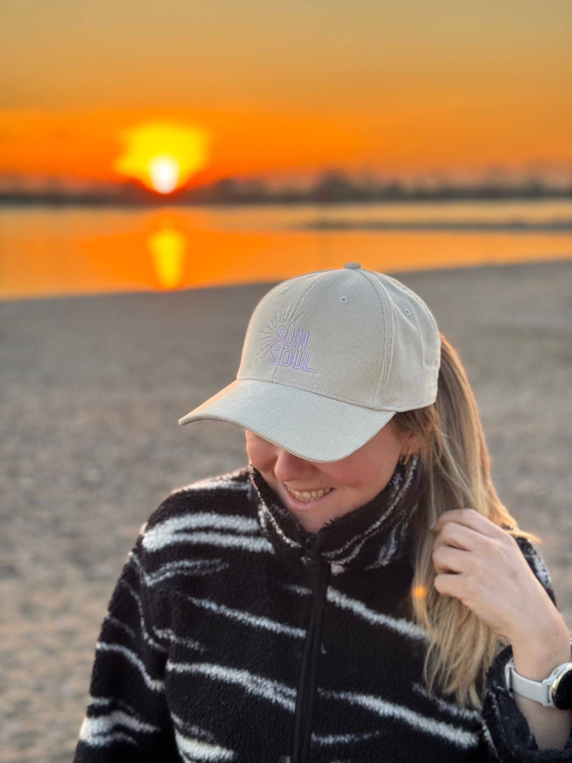 bestickte Kappe, Stickerei von Kappe