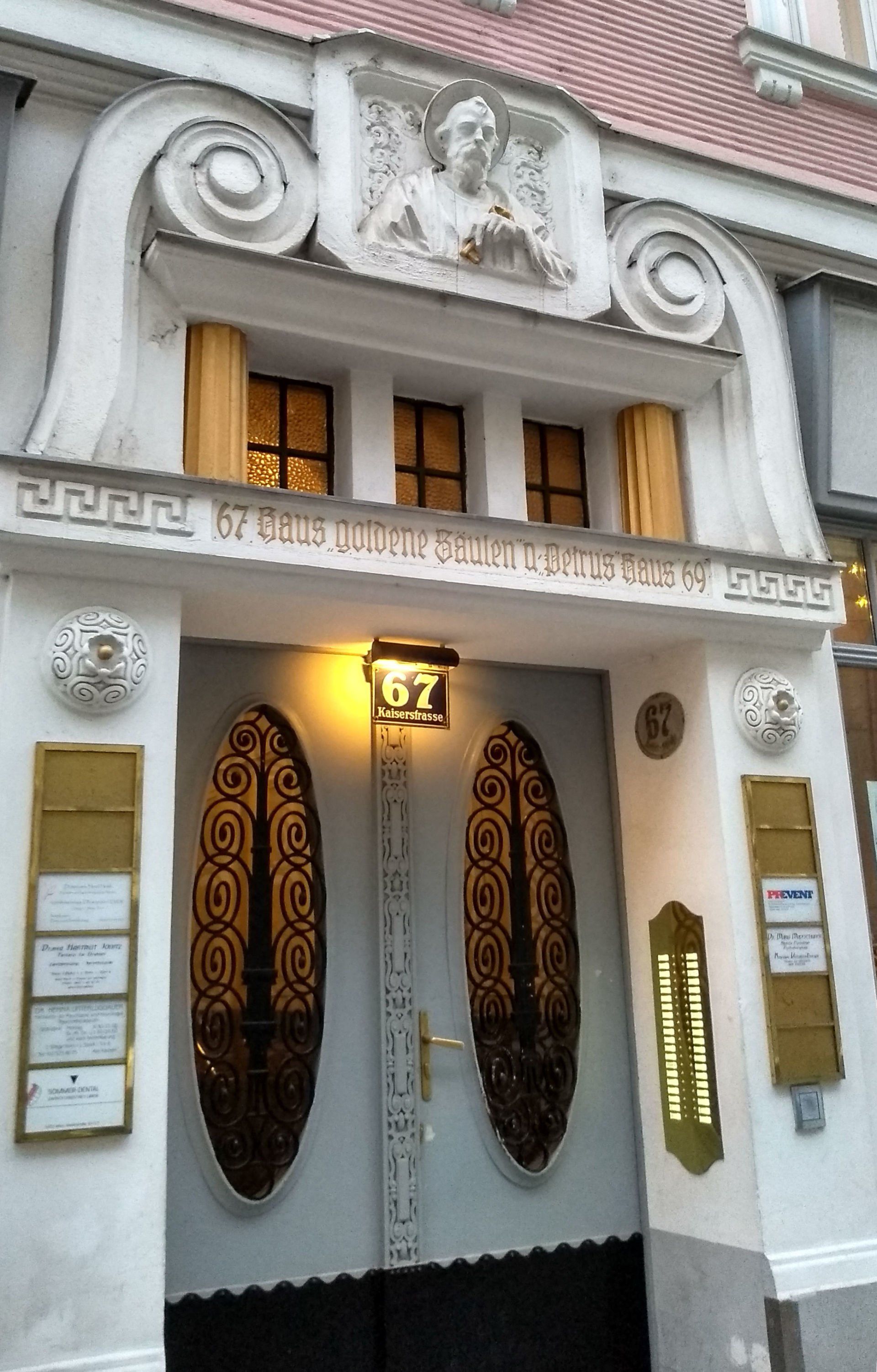 Hauseingang Kaiserstraße 67 Praxis Petra Hofbauer Hauseingang Kaiserstraße 67