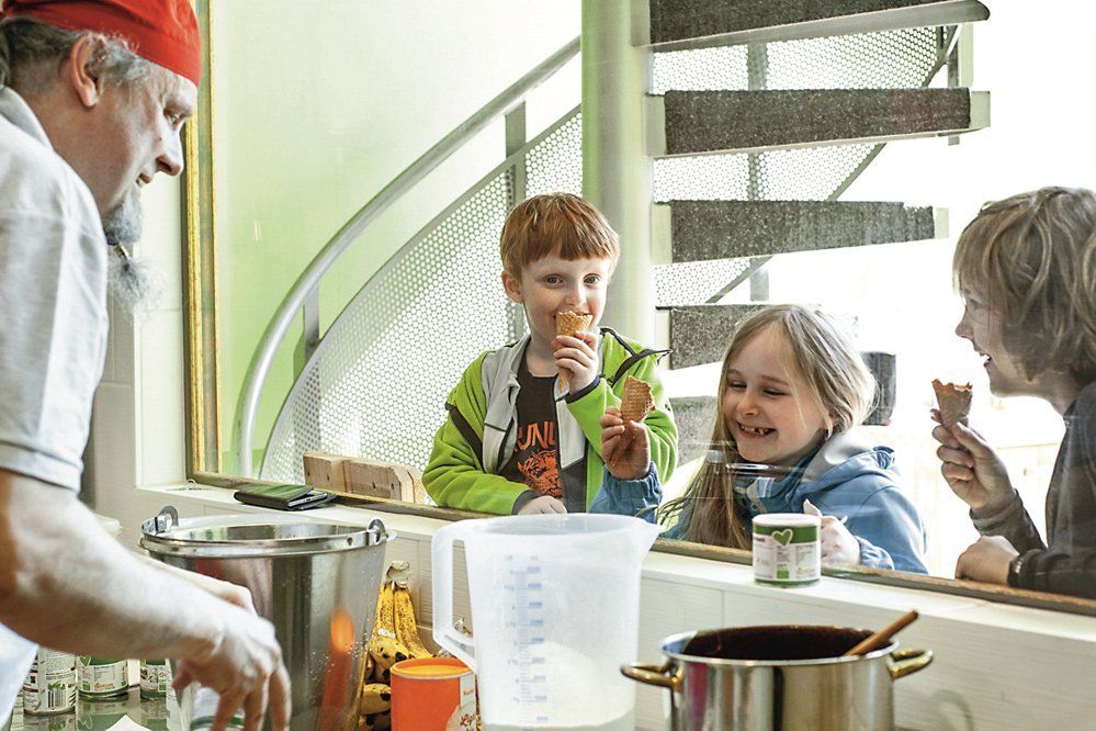 Foto: Marcus Korzer Thommy bei der Eisherstellung