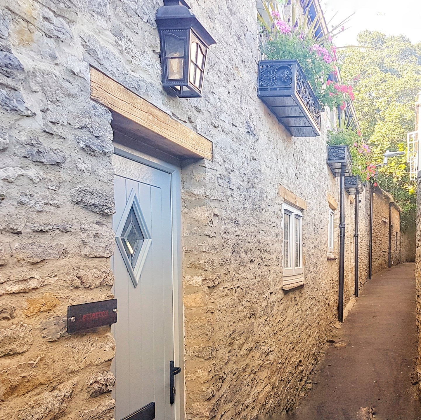 Letterbox Bridge Alley Cottages, Fairford Holiday Let