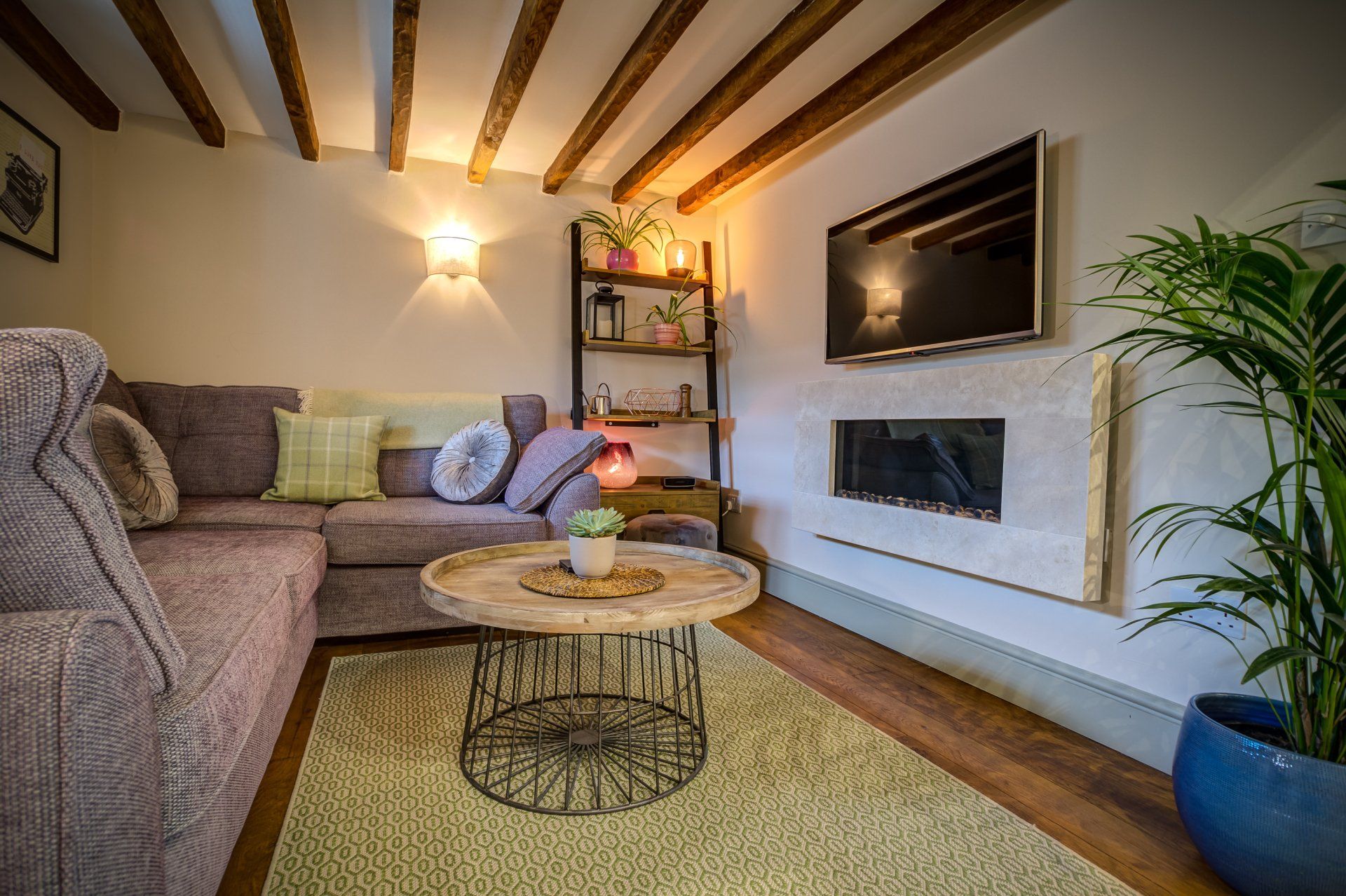 Love Letters, Bridge Alley Cottages, Fairford Holiday Let