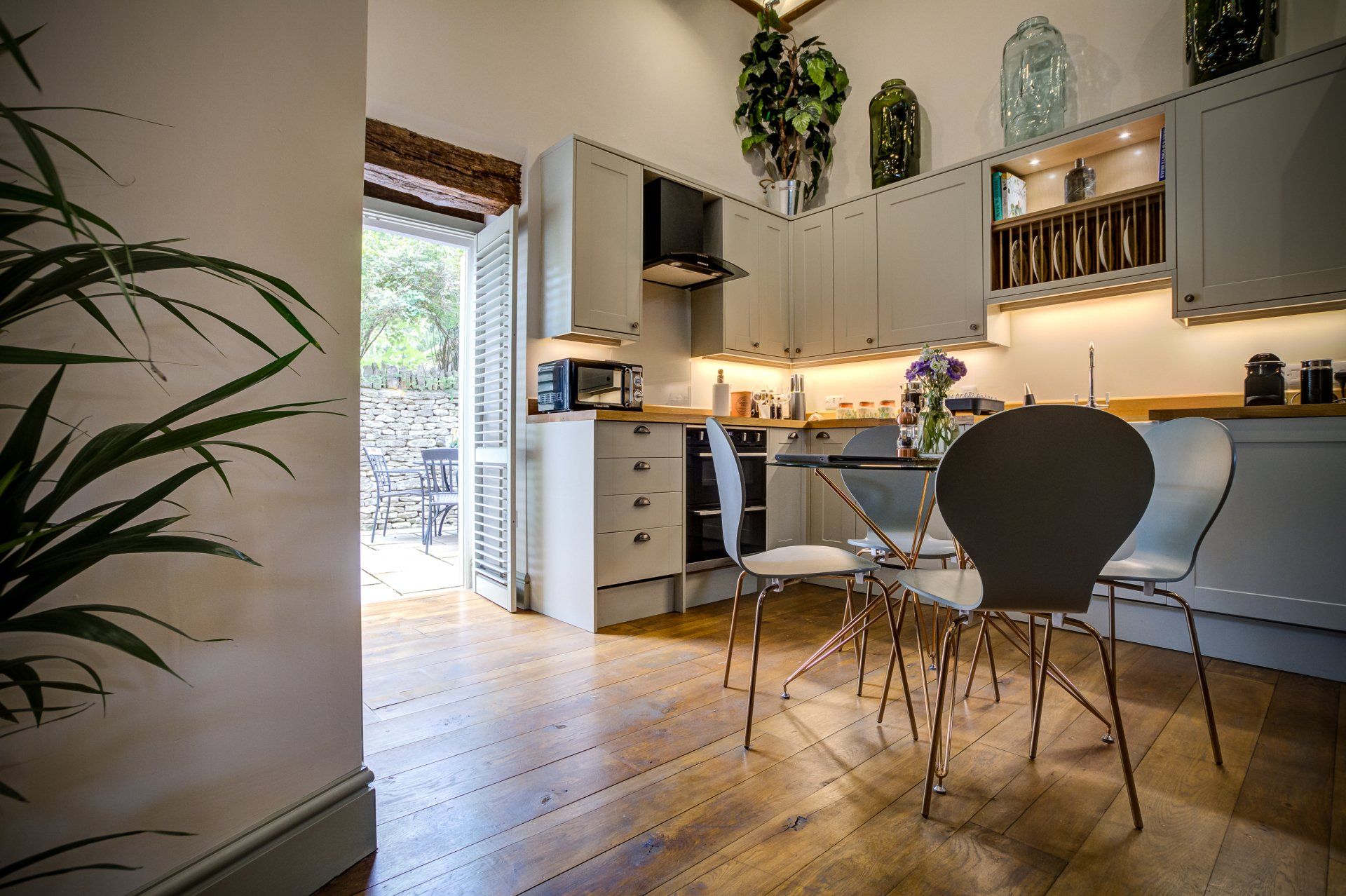 Love Letters, Bridge Alley Cottages, Fairford Holiday Let