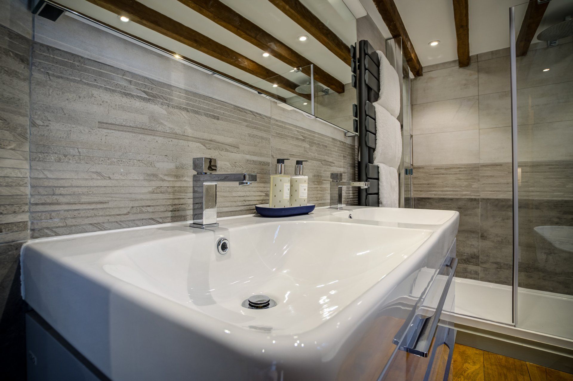 Love Letters, Bridge Alley Cottages, Fairford Holiday Let