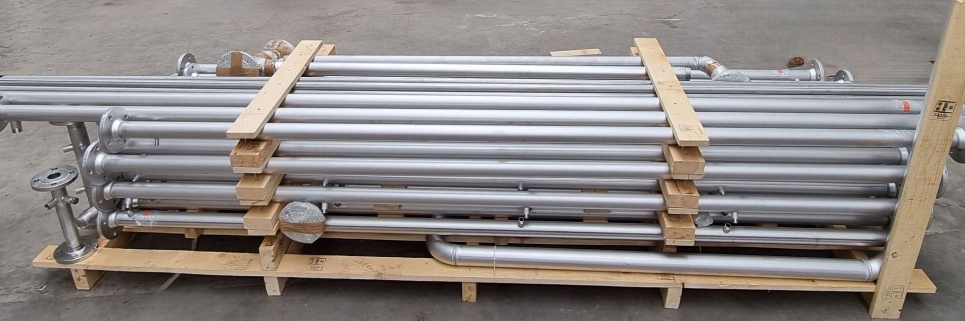Vormontierte Gasregelstrecke Vormontierte Gasregelstrecke, Aufbau einer industriellen Gasdruckregelanlage mit Sicherheits- und Messkomponenten