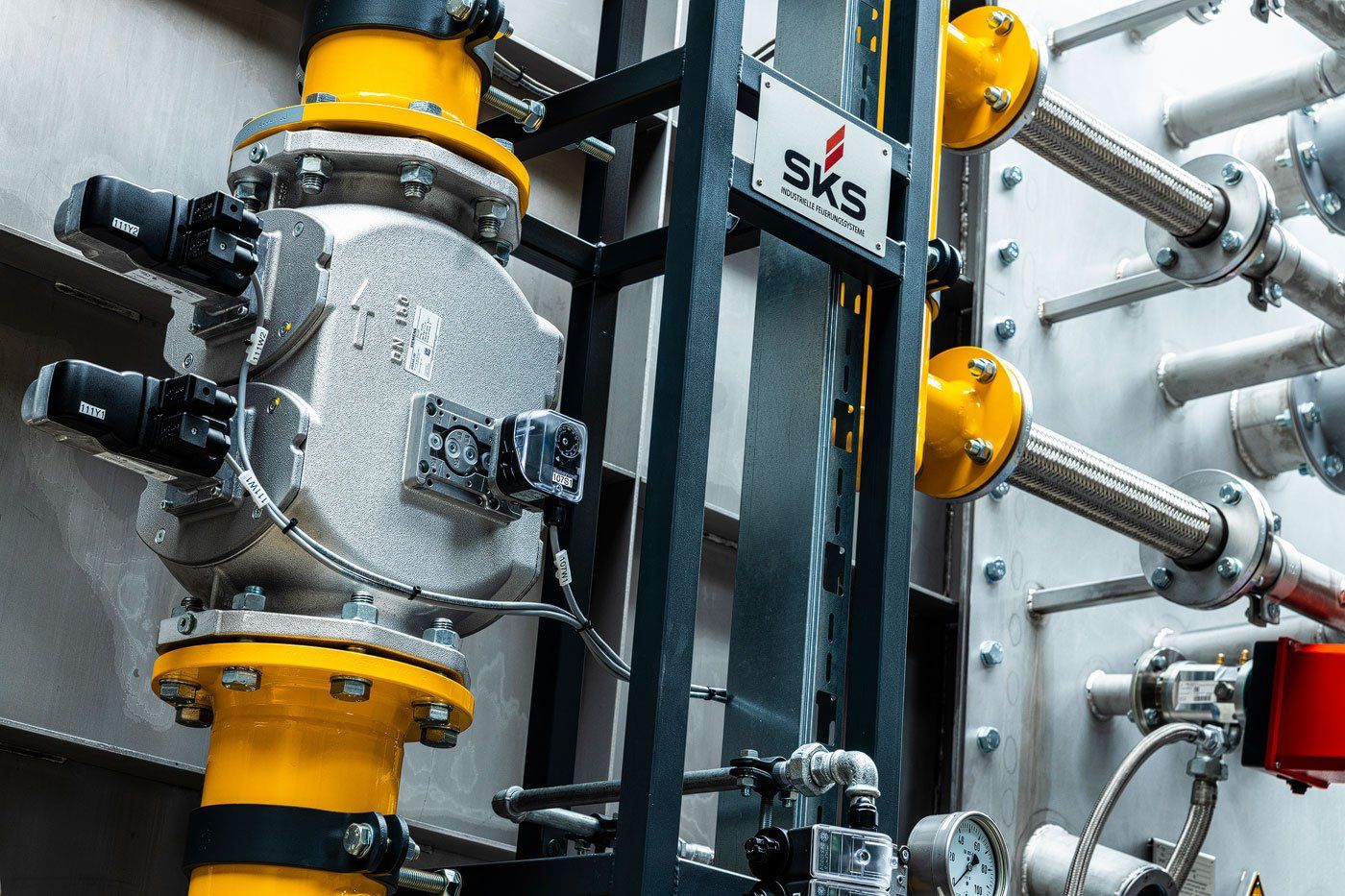 Referenz Gasarmaturen Flächenbrenner in einer Trocknungsanlage