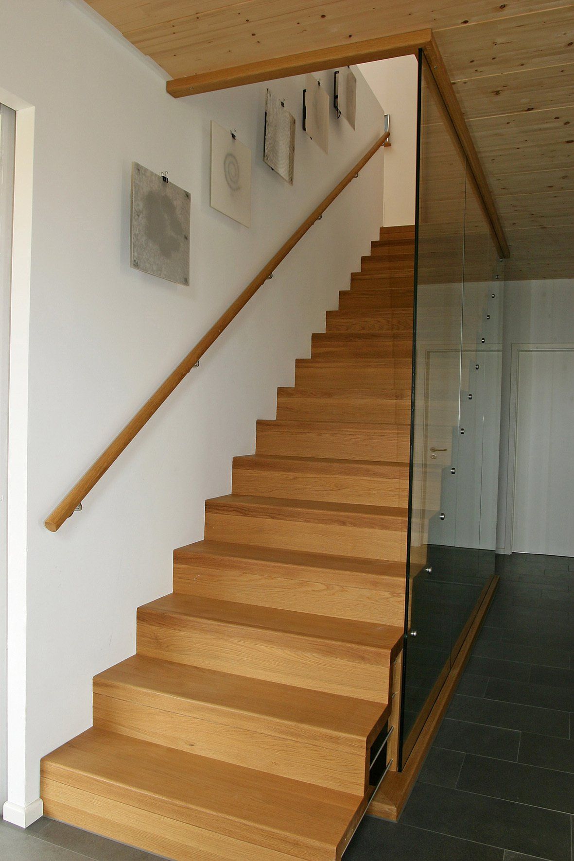 Glawand an Faltwerktreppe