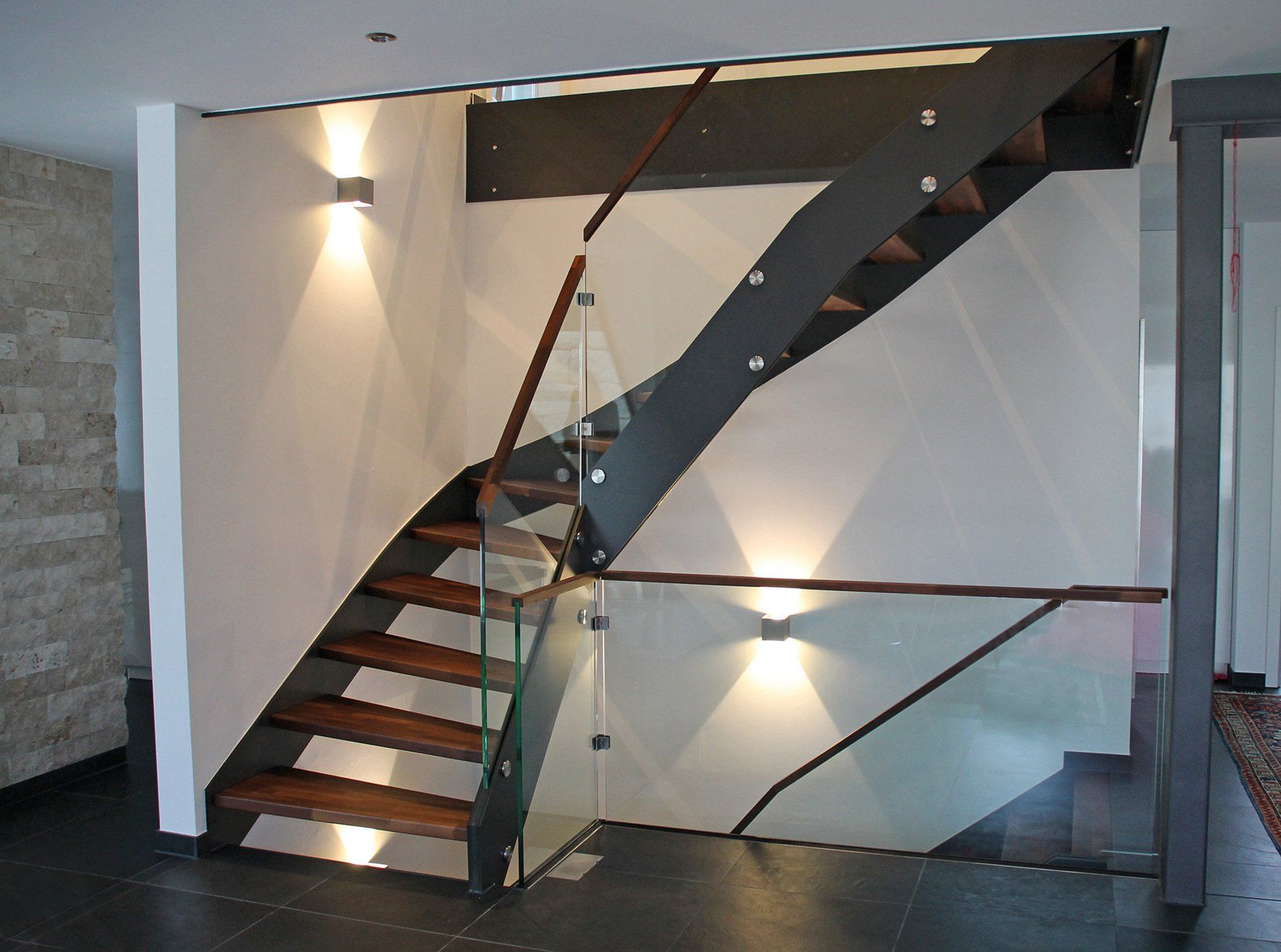 gewendelte HPL Treppe