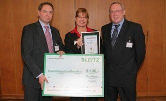 von links: Ard-Jen Spijkervet (Vice President Marketing-Europe Esselte Leitz GmbH), Tanja Bögner (Beste Sekretärin Deutschlands 2006) und Thomas Heine (Geschäftsführer Esselte Leitz GmbH) (www.leitz.de)