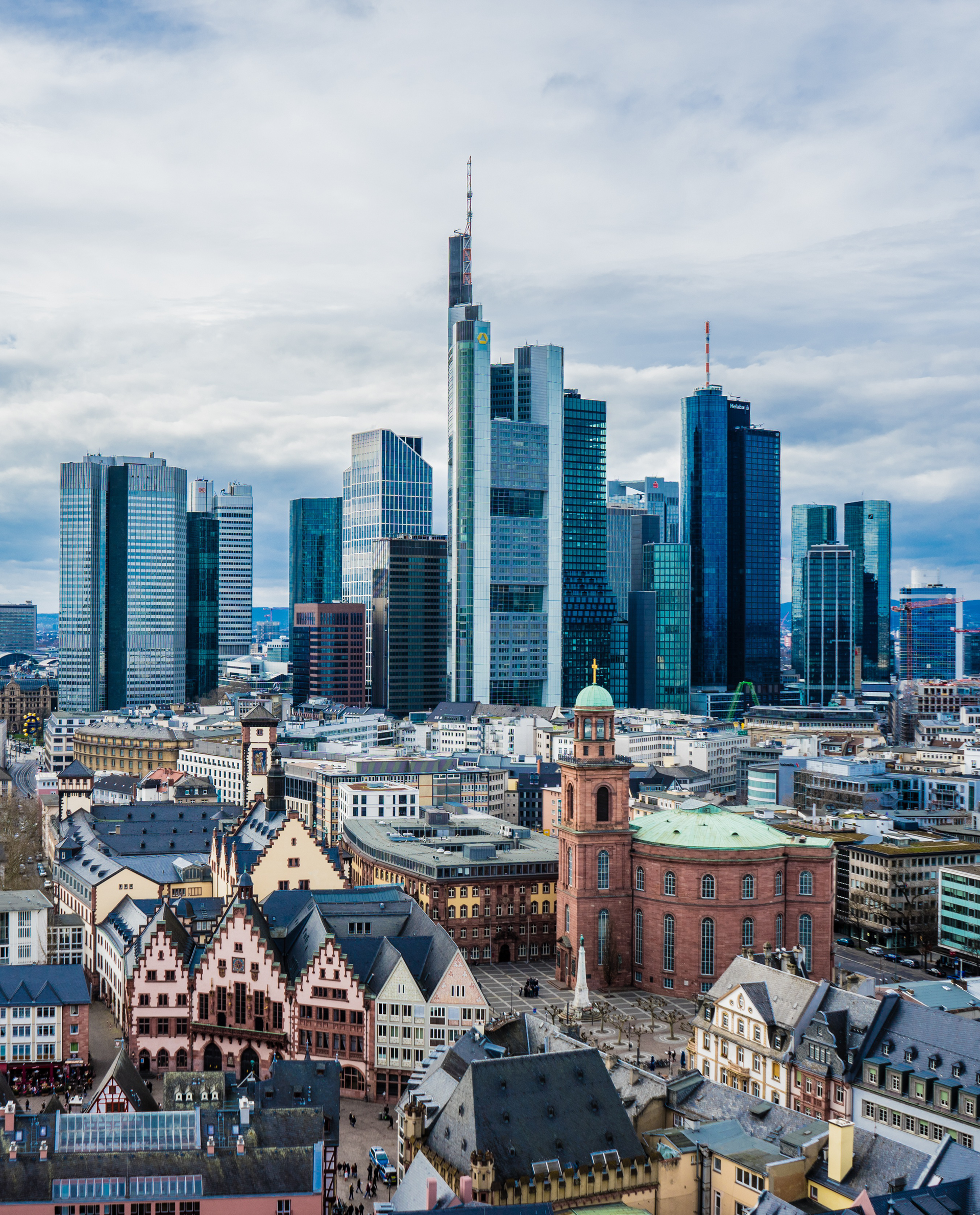 Finanzmetropole Frankfurt am Main. Ein Standort erstklassiger Vermögensverwalter und spezialisierter Asset Manager. Finanzmetropole Frankfurt am Main. Ein Standort erstklassiger Vermögensverwalter und spezialisierter Asset Manager.